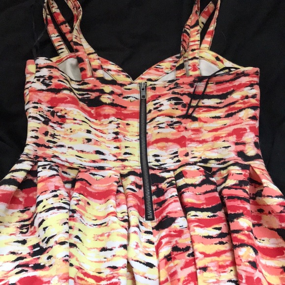 Bright romper! - Picture 5 of 5